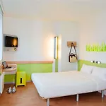 Ibis Budget Antibes Sophia Antipolis מלון