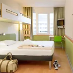 מלון Ibis Budget Antibes Sophia Antipolis ואלאוריס